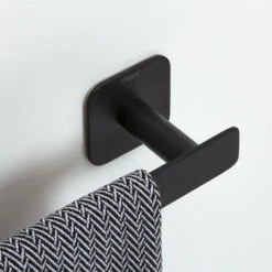 Tiger Handdoekrek Colar Zwart 15 Tiger Handdoekrek Colar Zwart -Prachtige Badkamerwinkel 123 2106