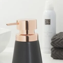 Sealskin Zeepdispenser Conical Porcelein Zwart -Prachtige Badkamerwinkel 123 2579