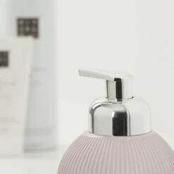 Sealskin Zeepdispenser Convex Lichtroze 11 Sealskin Zeepdispenser Convex Lichtroze -Prachtige Badkamerwinkel 123 2604