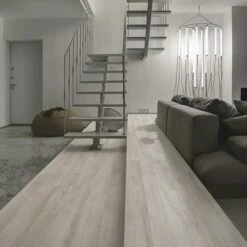 Vloertegel Redwood Light 19,5x120 Cm 0,94 M² -Prachtige Badkamerwinkel 123 9092